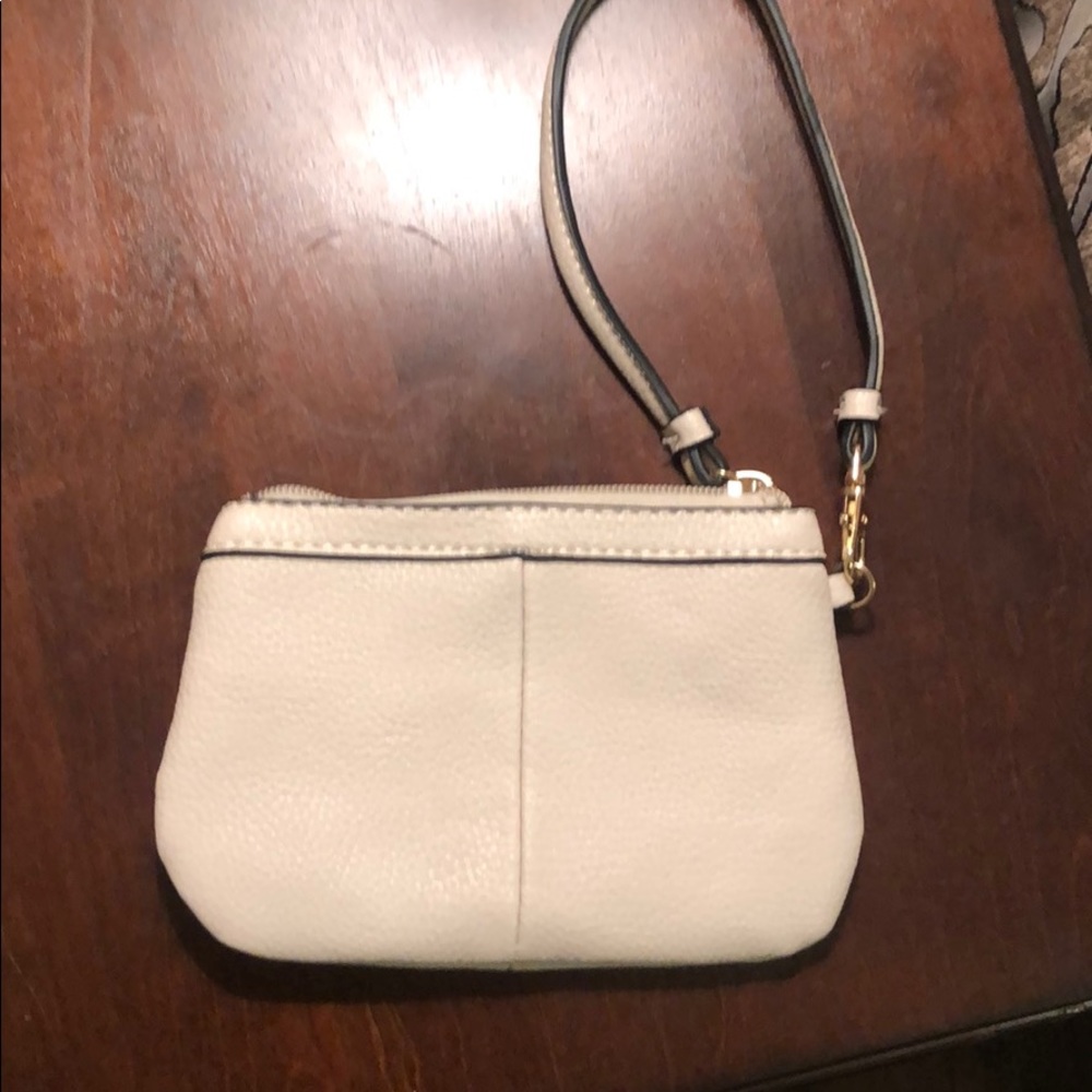 Women’s wristlet purse